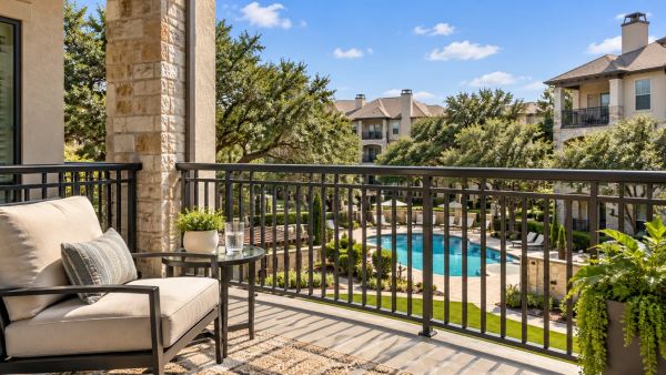 Find luxury apartments at wellington at willow bend